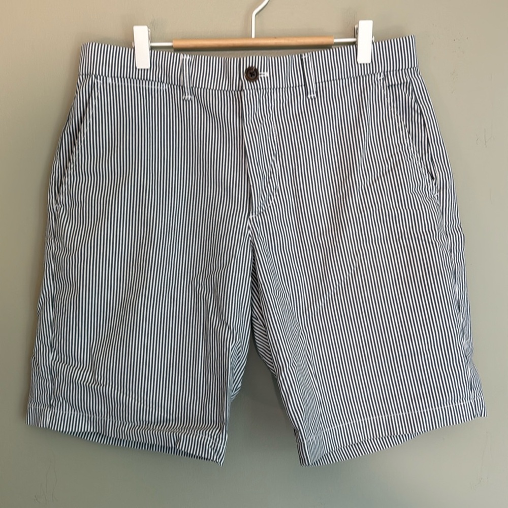 Never worn - GAP striped shorts